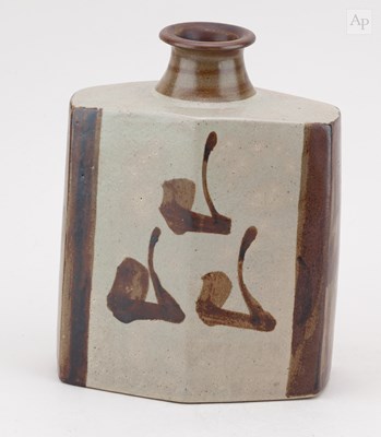 Lot 652 - SHINSAKU HAMADA (1929-2023) an angular...