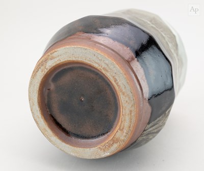 Lot 647 - SHINSAKU HAMADA (1929-2023) a faceted...