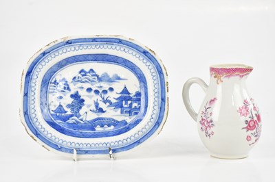 Lot 1617 - A circa 1800 Chinese blue and white Export...
