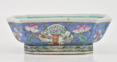 Lot 1587 - A Chinese Famille Rose bowl of shaped...