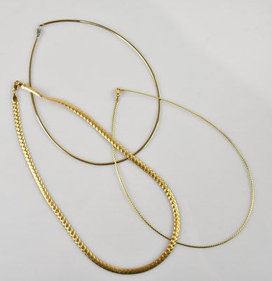 Lot 2097 - A 9ct yellow gold textured necklace, length...
