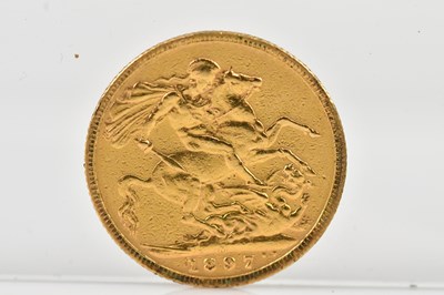 Lot 1061 - A Victorian full sovereign, 1897, old head,...