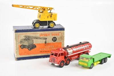 Lot 1412 - DINKY; boxed 571 model of crane and unboxed...