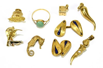 Lot 1531 - A group of miscellaneous yellow metal...