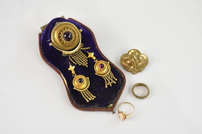 Lot 2588 - A yellow metal cameo set dress ring, stamped...