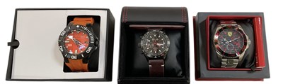 Lot 1641 - Three assorted modern gentleman's wristwatches...