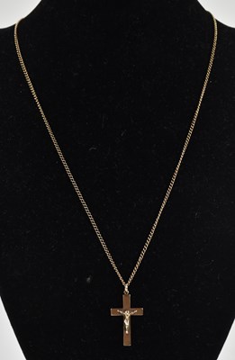 Lot 1402 - A 9ct yellow gold dainty chain, length 52cm,...