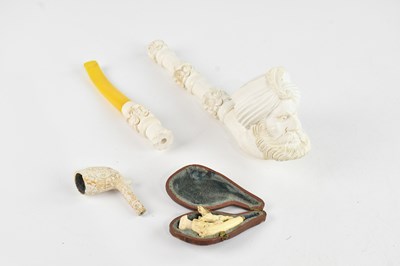 Lot 2281 - A large Meerschaum type pipe, a cased...