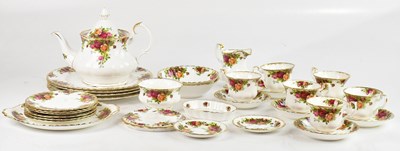 Lot 1280 - ROYAL ALBERT; a thirty-two piece 'Old Country...