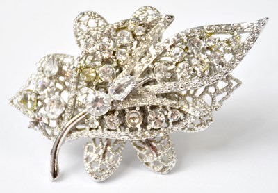 Lot 748 - A Margaret Lowe 'Nouveau Leaf' ring set with...