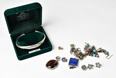 Lot 979 - A quantity of silver jewellery, including a...