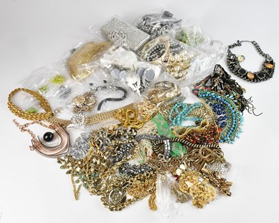 Lot 1048 - A large quantity of costume jewellery...
