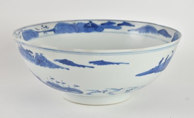 Lot 1072 - A 19th century Chinese blue and white...
