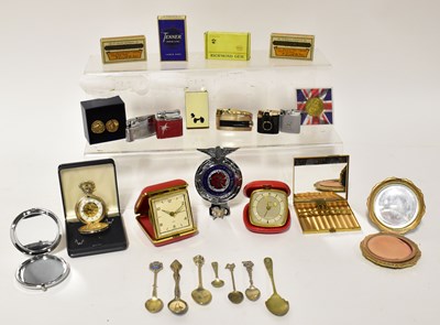 Lot 425 - Various collectors' items to include a pair of...