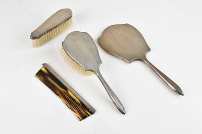Lot 429 - DAVIS, MOSS & CO; a four piece Elizabeth II...
