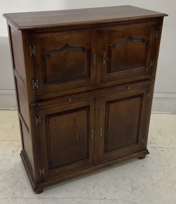 Lot 2132 - TITCHMARSH & GOODWIN; a reproduction oak...