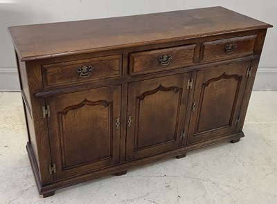 Lot 2140 - TITCHMARSH & GOODWIN; a reproduction oak...