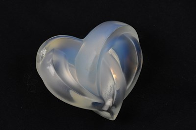 Lot 1352 - LALIQUE; an opalescent glass knotted heart...