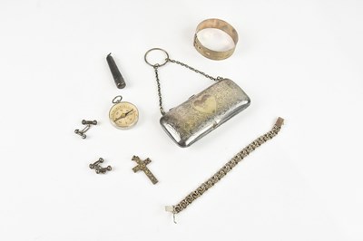 Lot 1084 - A small collection of silver jewellery...
