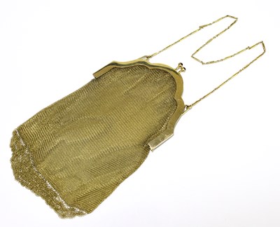 Lot 1523 - A fabulous Art Deco 9ct yellow gold mesh purse...