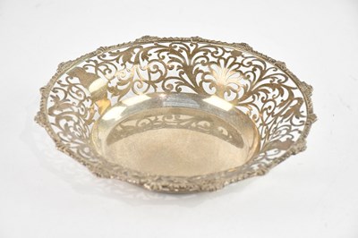 Lot 438 - JOSIAH WILLIAMS & CO; an Edward VII hallmarked...