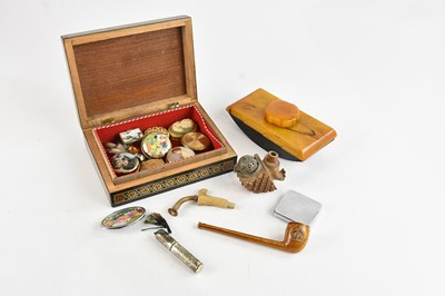 Lot 2285 - A small quantity of collectors' items...