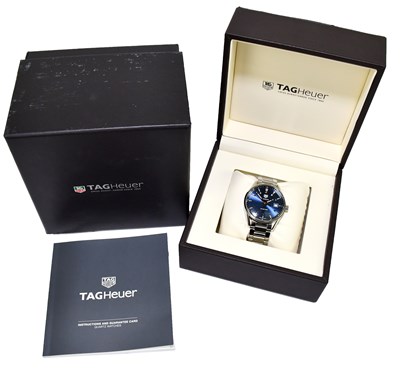 Lot 1640 - TAG HEUER; a gentleman's stainless steel...