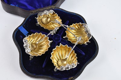 Lot 289 - ROBERT HENNELL (III) (probably); a cased set...