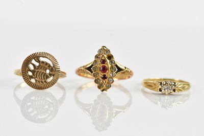 Lot 658 - A 9ct gold gem set lozenge shaped ring, size O,...