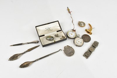 Lot 541 - WILLIAM DAVENPORT; a George V hallmarked...