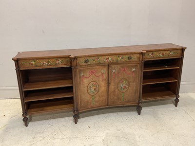 Lot 2146 - ATTRIBUTED TO WARING & GILLOW; a good...
