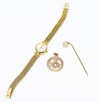 Lot 1682 - ACCURIST; a 9ct gold cased lady's wristwatch,...