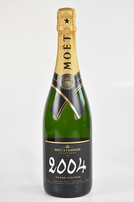 Lot 2483 - CHAMPAGNE; a bottle of Moët & Chandon 2004...