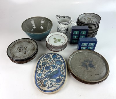 Lot 277 - A collection of decorative and studio ceramics...