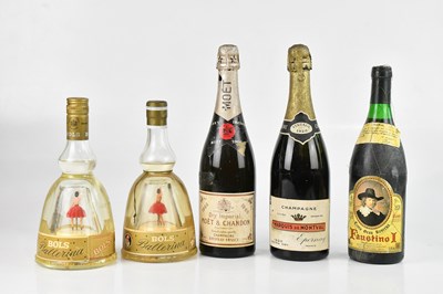 Lot 2476 - CHAMPAGNE; a bottle of 1966 Moêt & Chandon Dry...