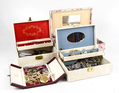 Lot 1560 - A large assortment of 20th century costume...