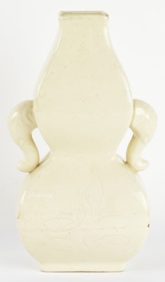 Lot 1023 - A late 19th century Chinese white crackle...