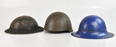 Lot 285A - A WWII M40 steel helmet, a WWII British Army...