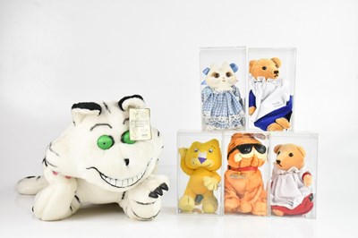 Lot 1586 - A collection of teddy bears comprising Beanie...