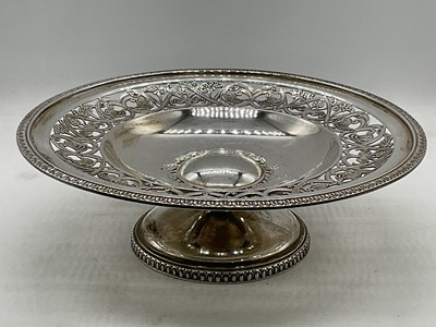 Lot 573 - GOLDSMITHS & SILVERSMITHS CO; a George V...