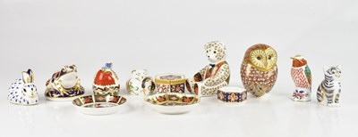 Lot 1014 - ROYAL CROWN DERBY; a collection of...