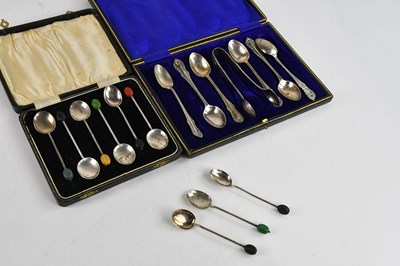 Lot 184 - WALKER & HALL; a cased set of six George V...