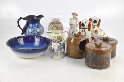 Lot 1048 - A mixed collection of decorative ceramics...