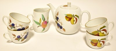 Lot 117 - ROYAL WORCESTER; a collection of 'Evesham'...