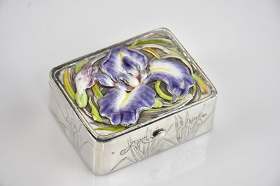Lot 437 - A Chinese export ware silver and enamel pill...