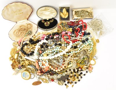 Lot 1456 - A large collection of modern and vintage...
