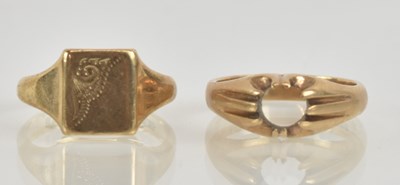 Lot 1275 - Two 9ct yellow gold rings, both af, one signet...