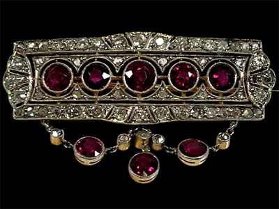 Lot 200 - An Art Deco yellow and white metal diamond and...