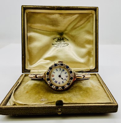 Lot 214 - A lady's 18ct yellow gold wristwatch, with...