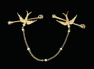 Lot 204 - An Edwardian yellow metal seed pearl set...